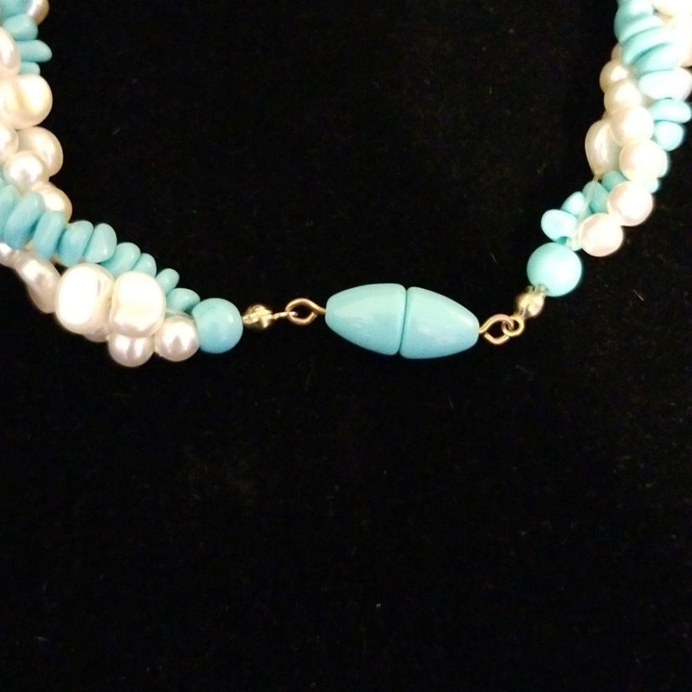 Unbranded Pearl and Turquoise Necklace 3 Strands - Picture 4 of 5